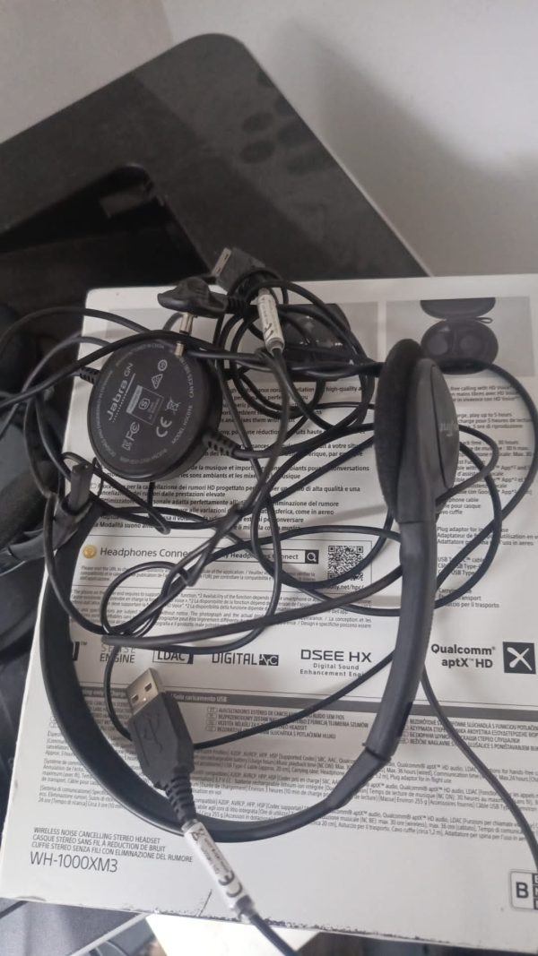 Headphones - Image 10